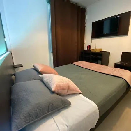Citadel Hotell 2*